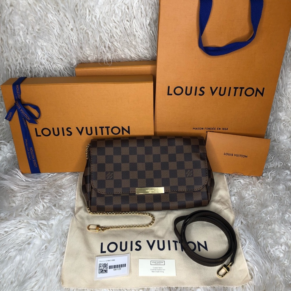 SOLD!!!! Louis Vuitton Favorite in Damier Ebene!
